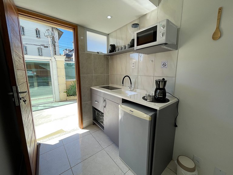 Studio coladinho da Praia de Canasvieiras c/ AC