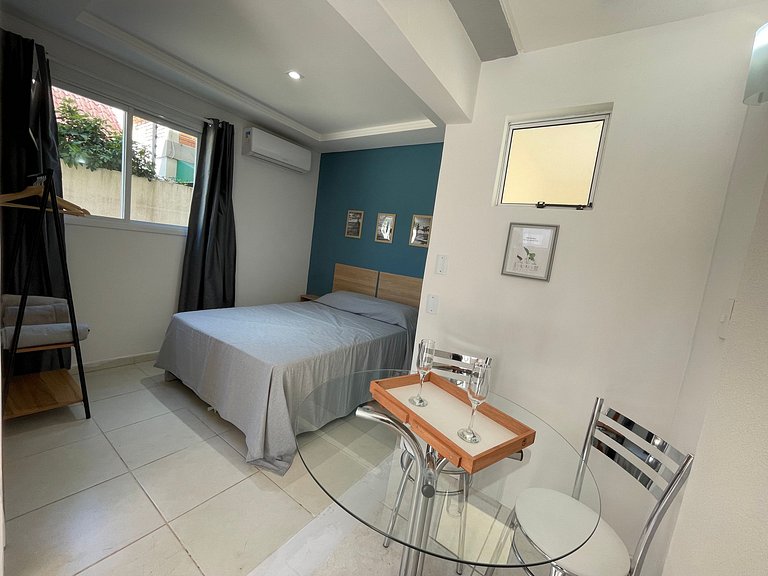 Studio coladinho da Praia de Canasvieiras c/ AC