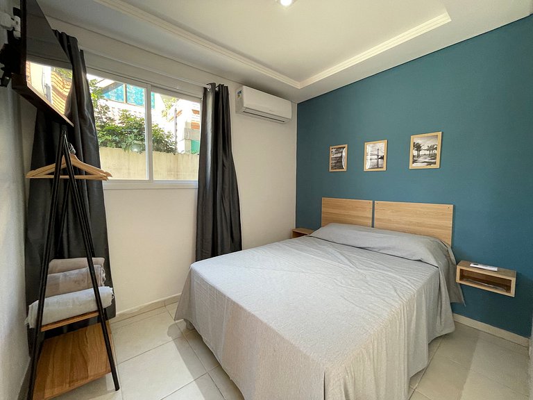 Studio coladinho da Praia de Canasvieiras c/ AC