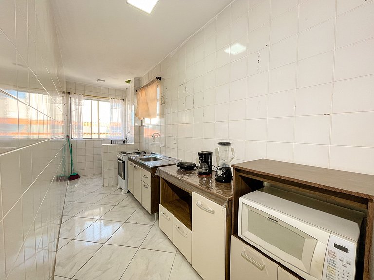 Apê com A/C e Garagem | 300m Praia Canasvieiras