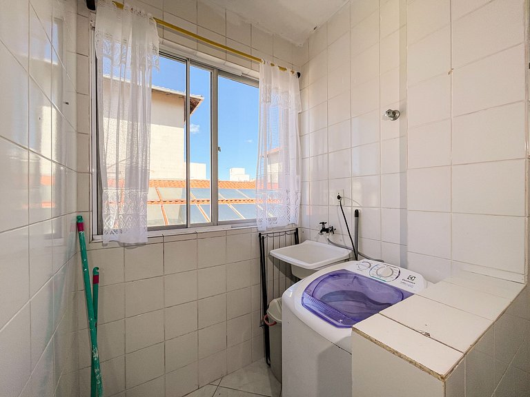 Apê com A/C e Garagem | 300m Praia Canasvieiras