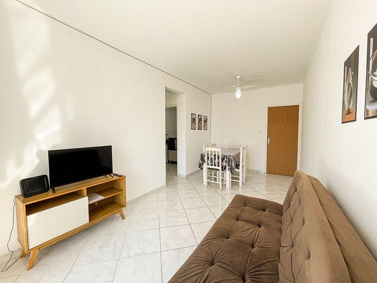 Apê com A/C e Garagem | 300m Praia Canasvieiras