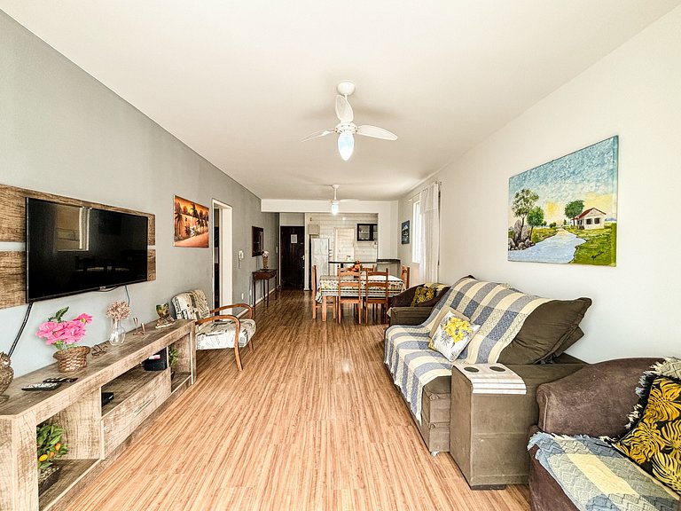 Apê Espaçoso, A/C | 300m Praia de Canasvieiras