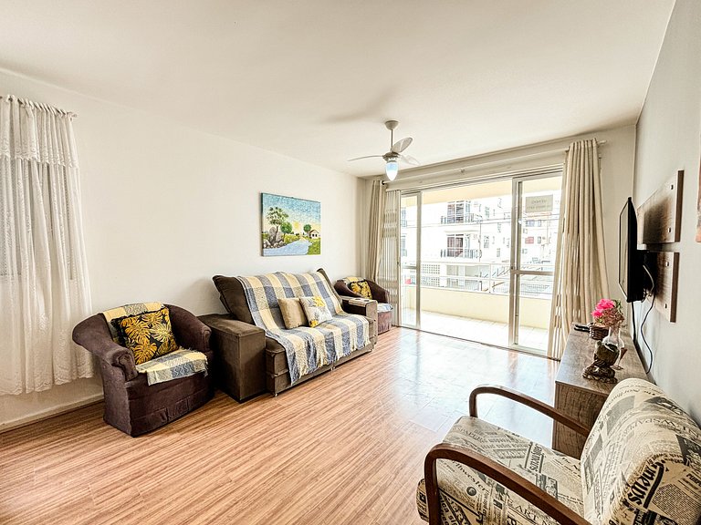 Apê Espaçoso, A/C | 300m Praia de Canasvieiras