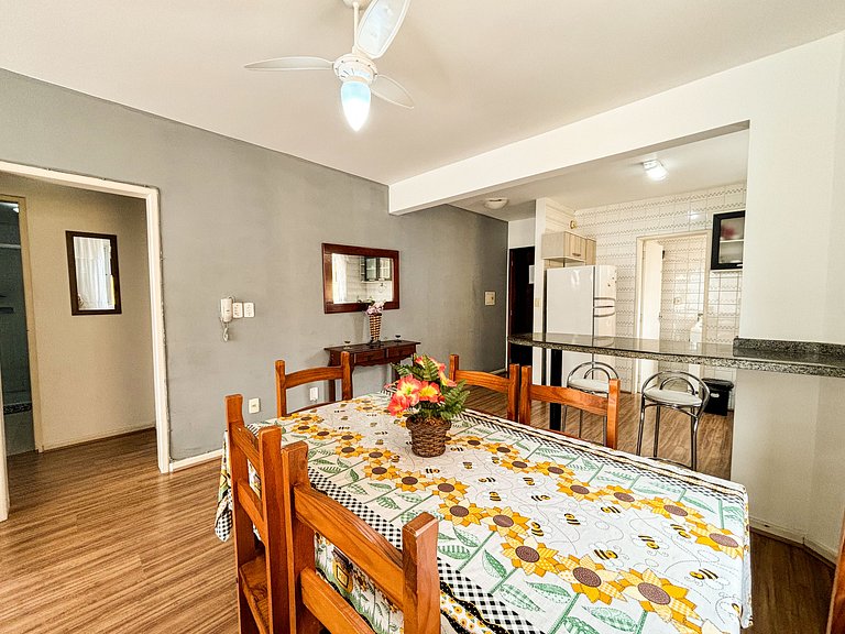 Apê Espaçoso, A/C | 300m Praia de Canasvieiras