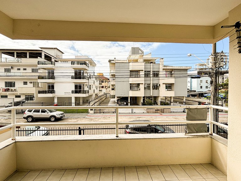 Apê Espaçoso, A/C | 300m Praia de Canasvieiras