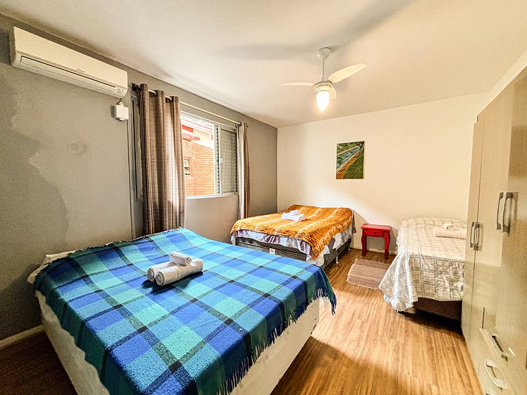 Apê Espaçoso, A/C | 300m Praia de Canasvieiras