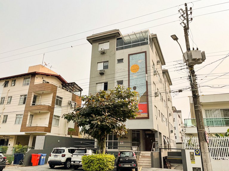 Apê com A/C a 250m Praia de Canasvieiras