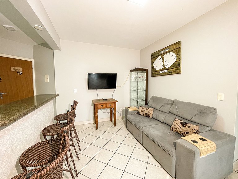 Apê com A/C, Garagem | 300m Praia de Canasvieiras