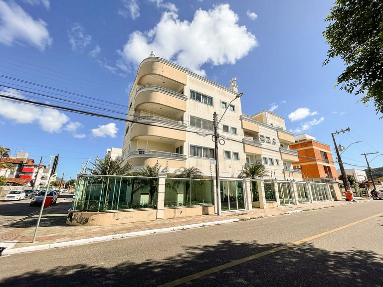 Studio coladinho da Praia de Canasvieiras c/ AC