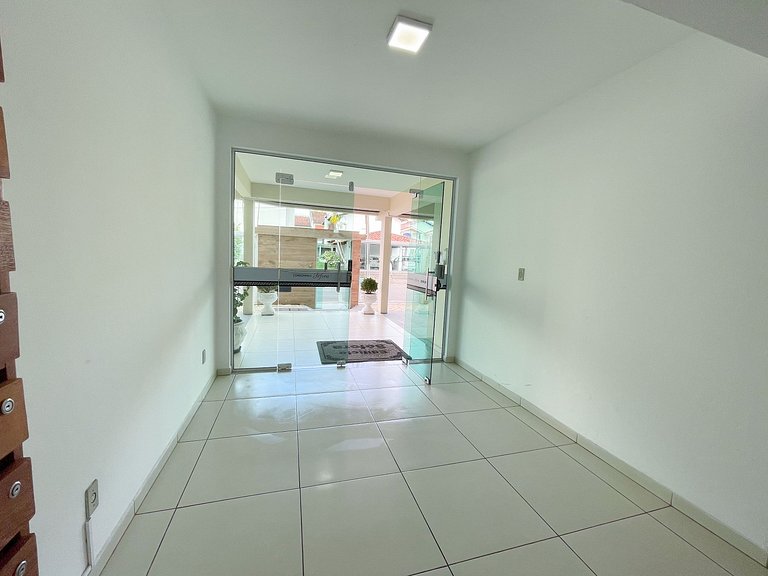 Apê Completo, A/C, Wi-Fi | 300m Praia Canasvieiras