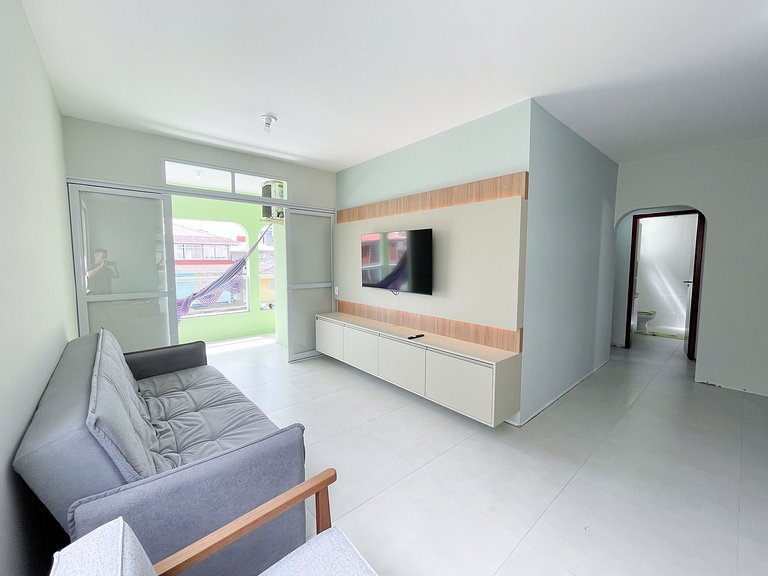 Apê com Garagem, A/C | 200m Praia de Canasvieiras