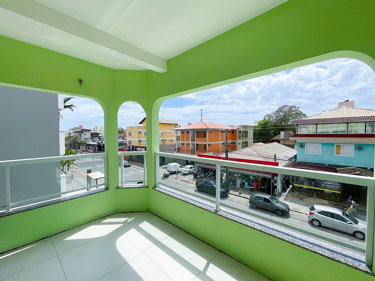 Apê com Garagem, A/C | 200m Praia de Canasvieiras