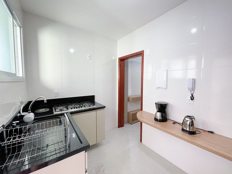 Apê com Garagem, A/C | 200m Praia de Canasvieiras