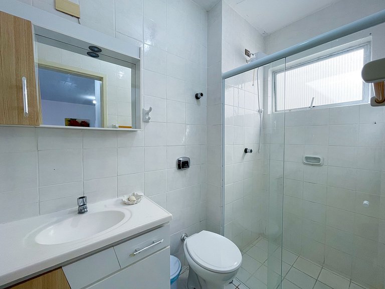 Apê com A/C, Garagem | 250m Praia de Canasvieiras