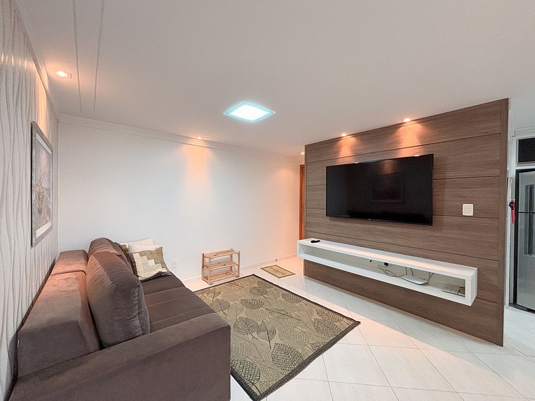 Apê Moderno, A/C e Garagem | 300m Canasvieiras