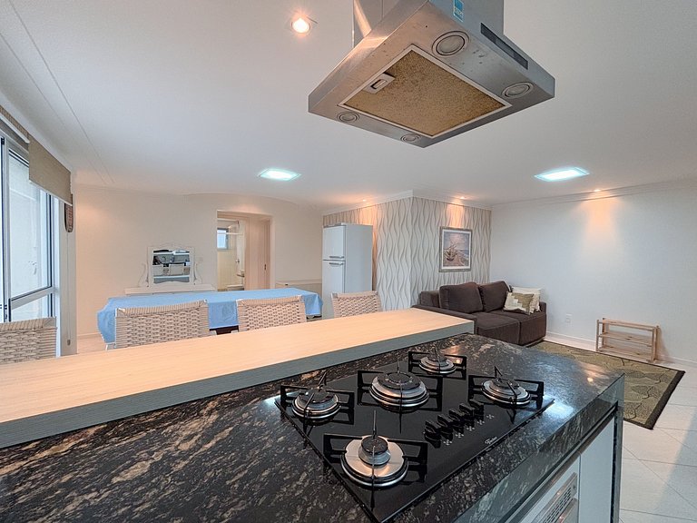 Apê Moderno, A/C e Wifi | 300m Praia dos Ingleses