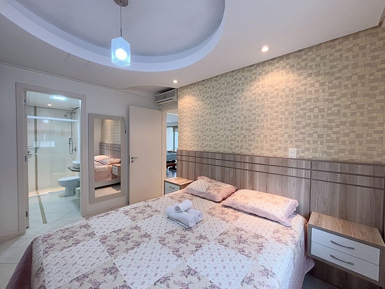 Apê Moderno, A/C e Wifi | 300m Praia dos Ingleses