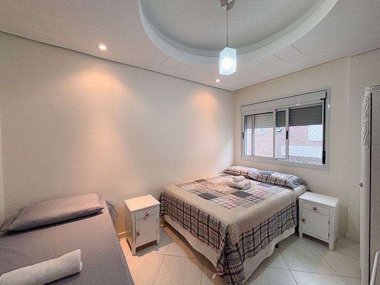 Apê Moderno, A/C e Wifi | 300m Praia dos Ingleses