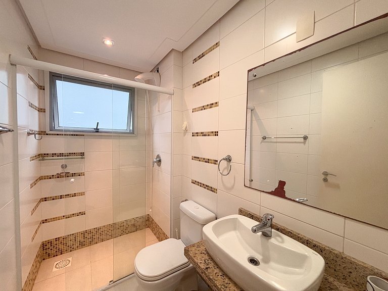 Apê Moderno, A/C e Garagem | 300m Canasvieiras