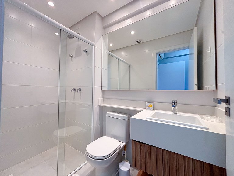 Apê Moderno, A/C | 450m Praia Canasvieiras