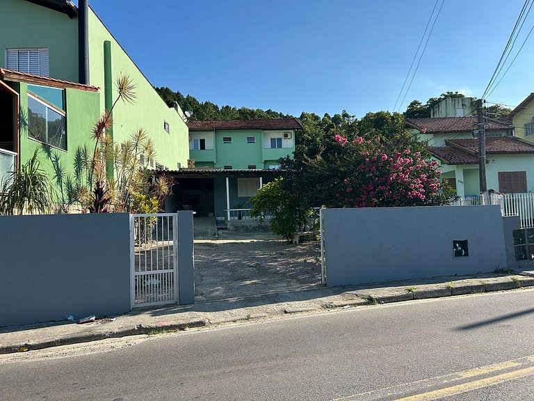 Casa Charmosa a 5 minutos da Praia de Canasvieiras