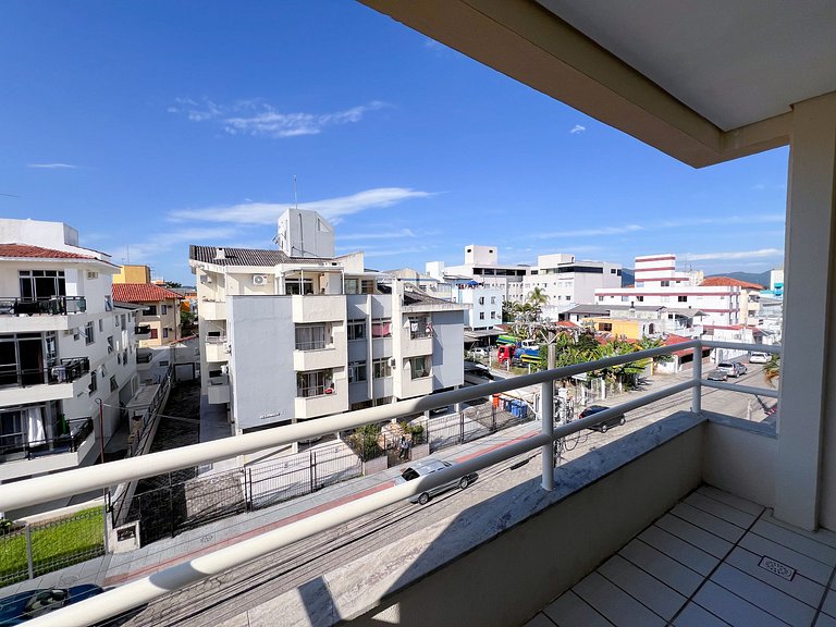 Apê Espaçoso, A/C | 300m Praia de Canasvieira