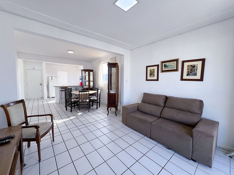 Apê Espaçoso, A/C | 300m Praia de Canasvieiras