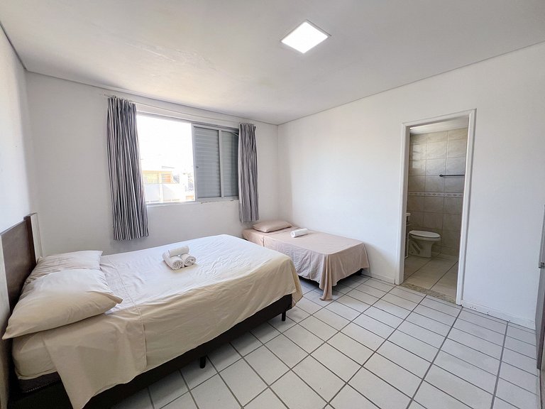 Apê Espaçoso, A/C | 300m Praia de Canasvieira