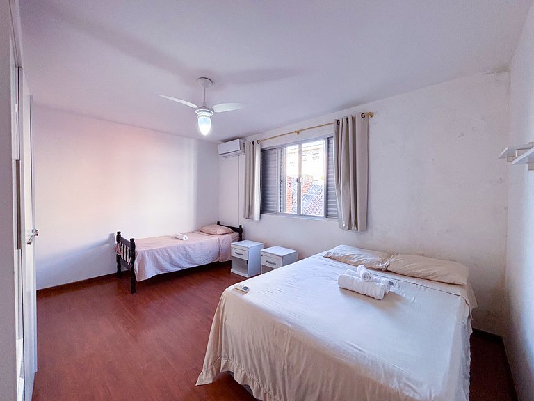 Apartamento Espaçoso a 300m Praia de Canas #CVA18
