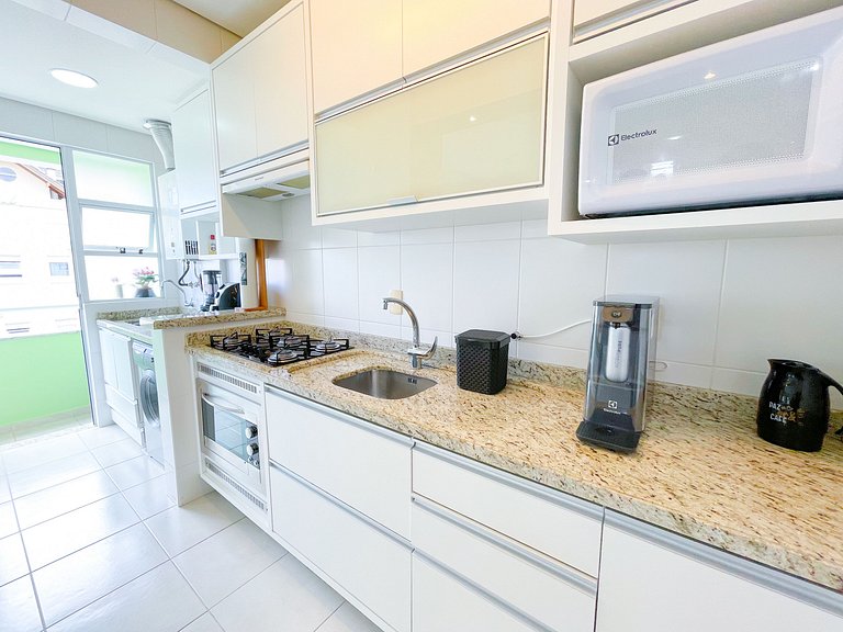 Apê Completo com A/C | 500m Praia de Canasvieiras