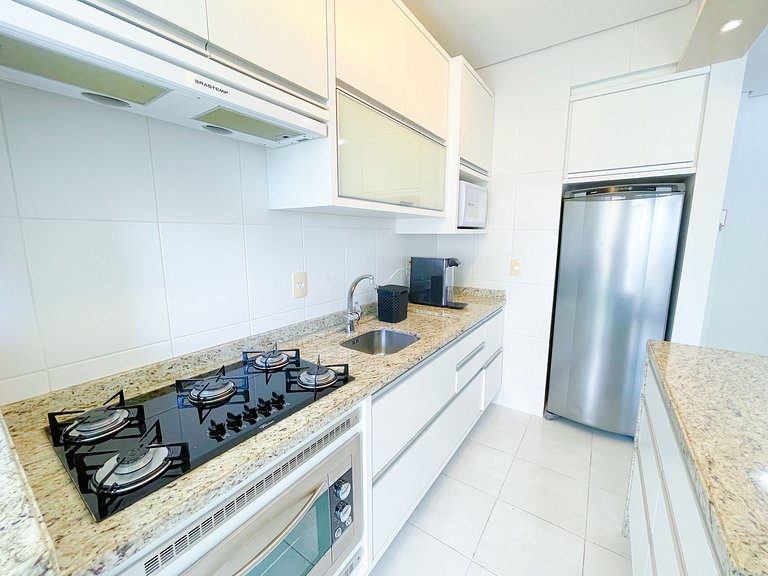 Apê Completo com A/C | 500m Praia de Canasvieiras