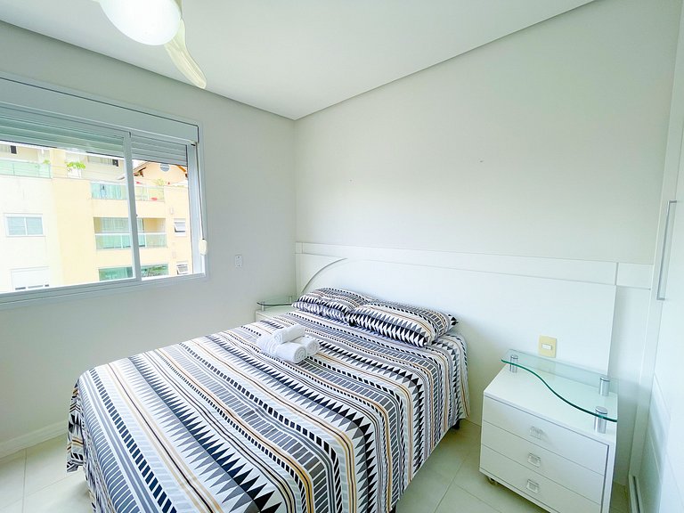 Apê Completo com A/C | 500m Praia de Canasvieiras