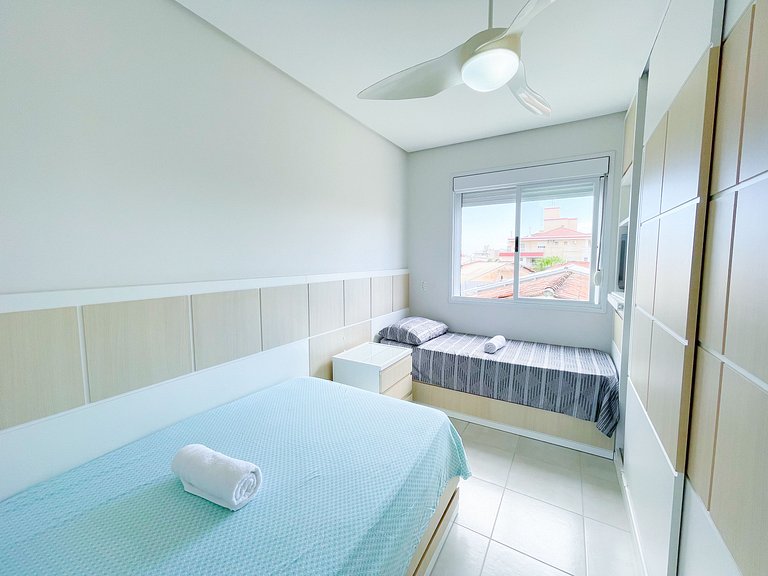 Apê Completo com A/C | 500m Praia de Canasvieiras