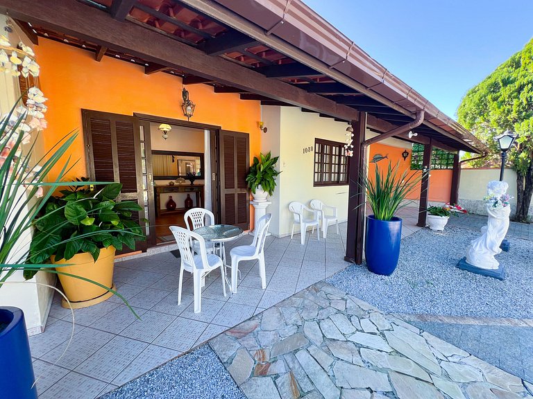 Belíssima Casa a 300m da Praia da Daniela