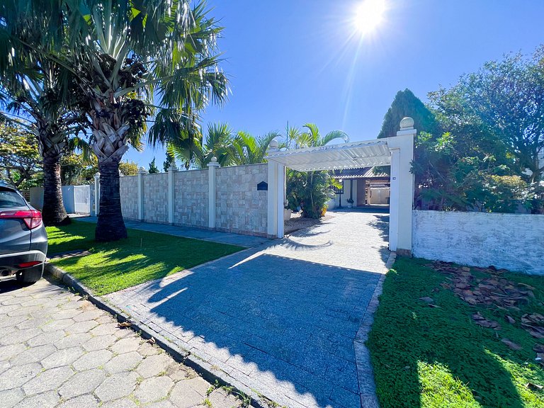 Belíssima Casa a 300m da Praia da Daniela