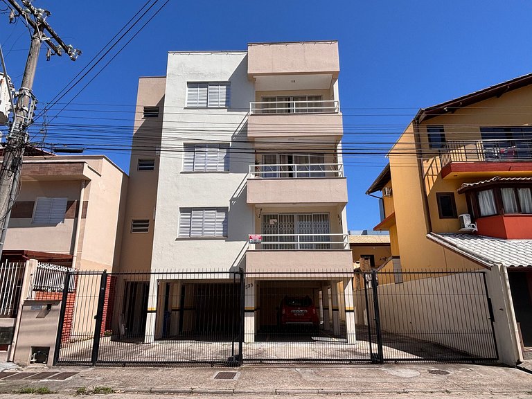 Apê Espaçoso, A/C | 300m Praia de Canasvieira