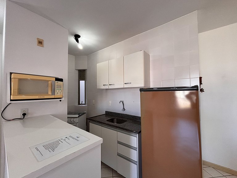 Apê com A/C, Garagem | 250m Praia de Canasvieiras