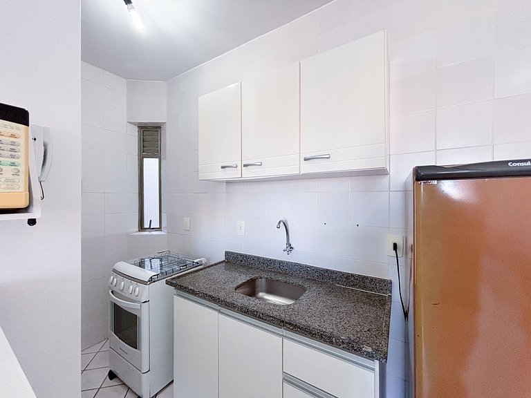 Apê com A/C, Garagem | 250m Praia de Canasvieiras