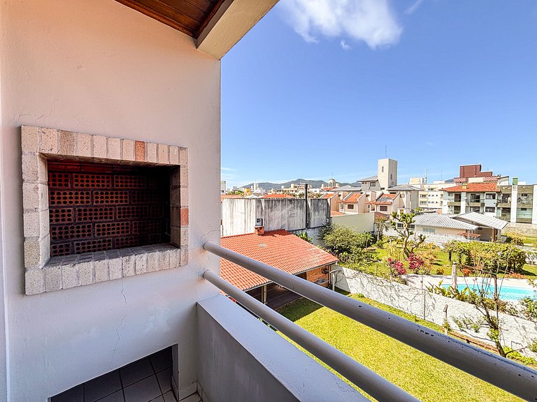 Apê com A/C, Garagem | 250m Praia de Canasvieiras