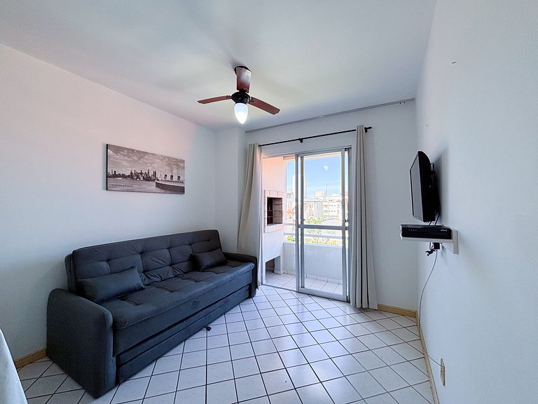 Apê com A/C, Garagem | 250m Praia de Canasvieiras