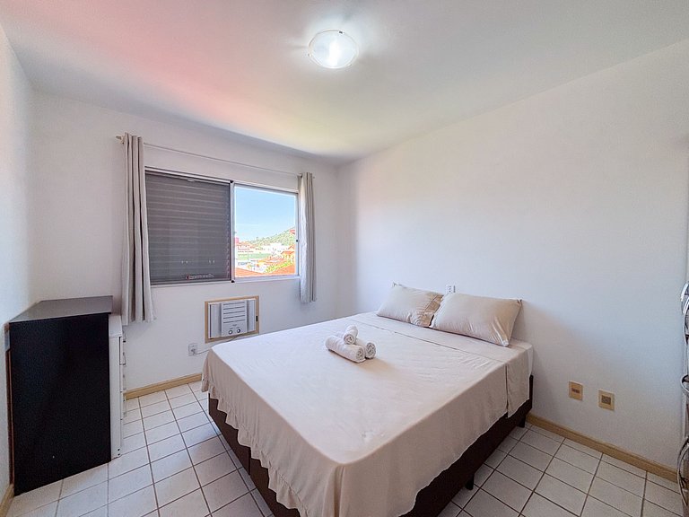 Apê com A/C, Garagem | 250m Praia de Canasvieiras