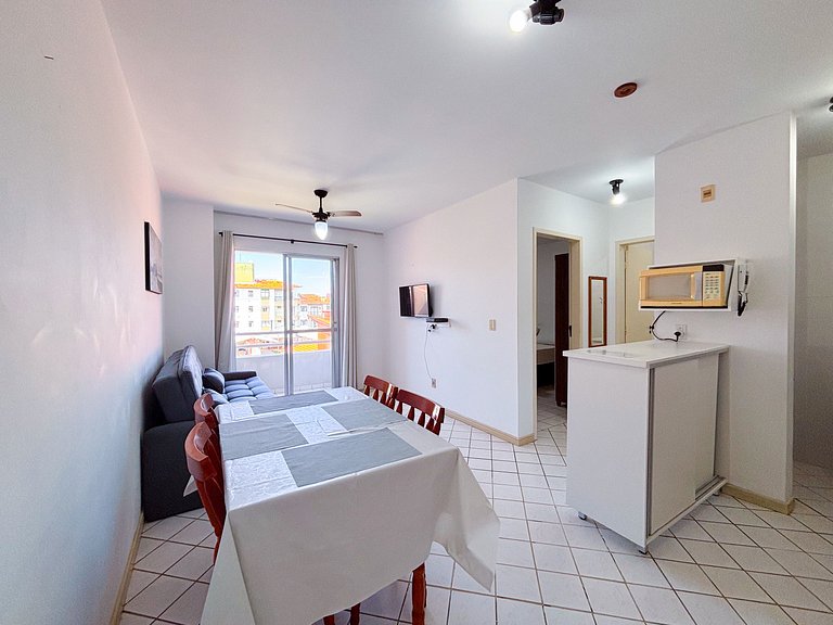 Apê com A/C, Garagem | 250m Praia de Canasvieiras