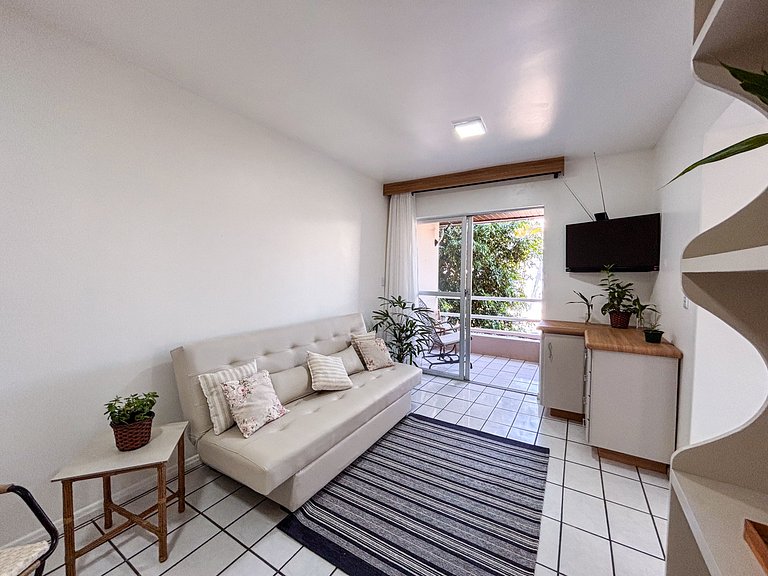 Apê Completo, A/C, Wi-Fi | 350m Praia Canasvieiras