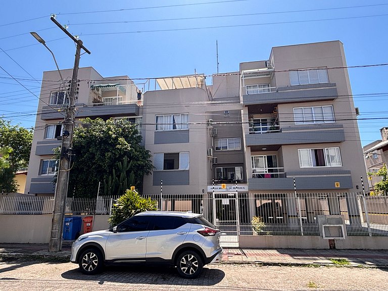 Apê Completo, A/C, Wi-Fi | 350m Praia Canasvieiras