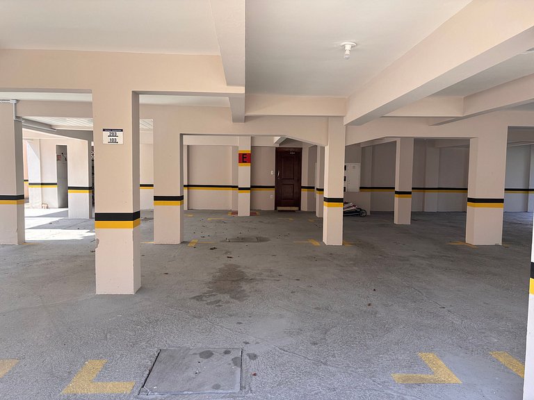 Apê Completo, A/C, Wi-Fi | 350m Praia Canasvieiras