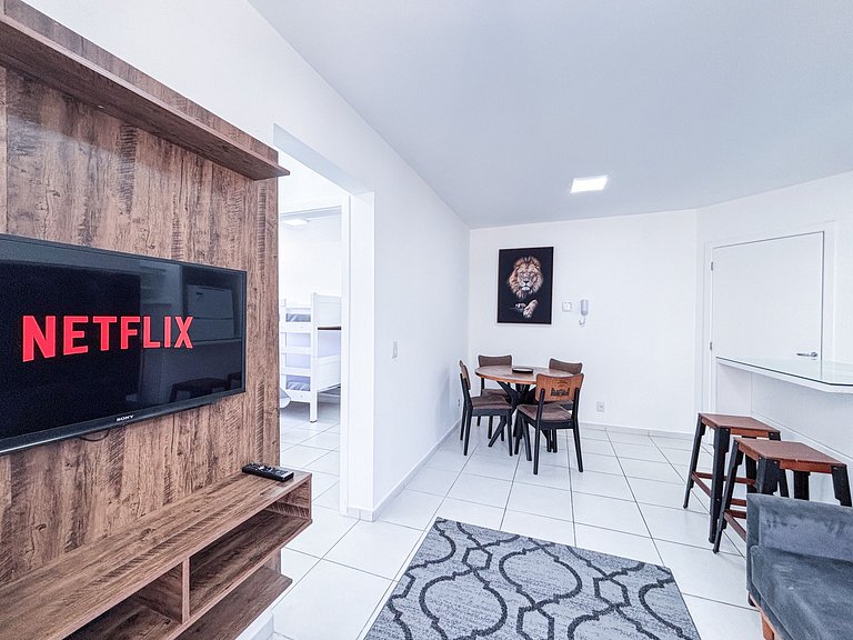 Apê com A/C, Garagem e Piscina em Canasvieiras