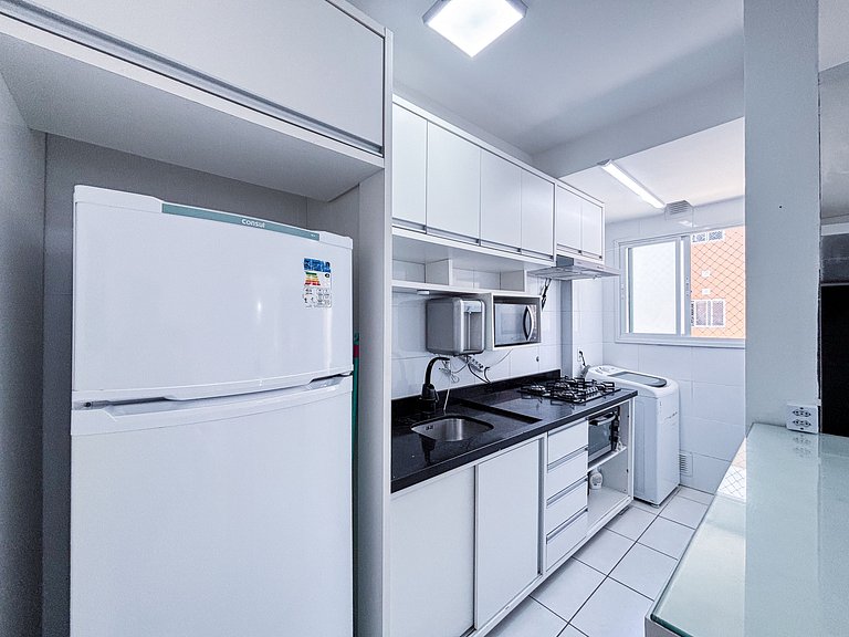 Apê com A/C, Garagem e Piscina em Canasvieiras