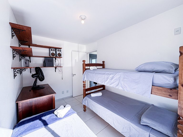 Apê com A/C, Garagem e Piscina em Canasvieiras