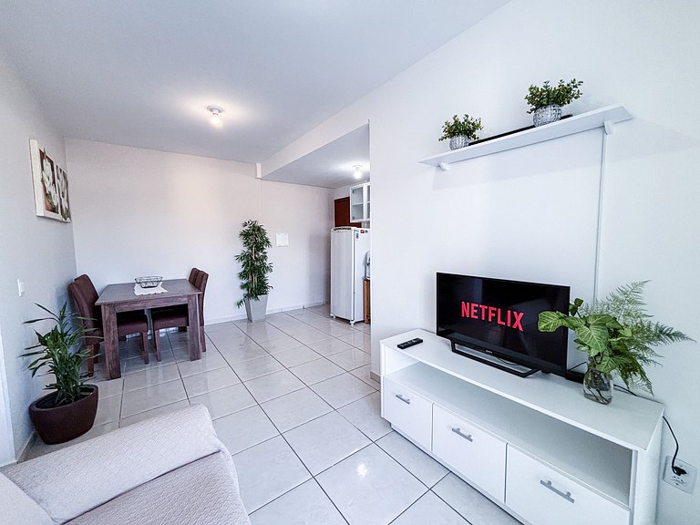 Apê Completo, Wi-Fi | 5min de Carro da Praia de Canasvieiras